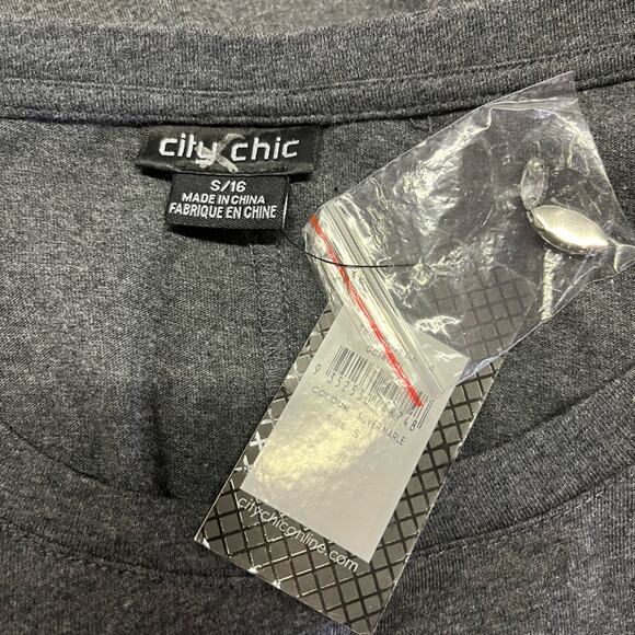 NWT City Chic Tee Ooh La La gray graphic WOMEN’S Plus Size Small / 16 - Picture 2 of 2